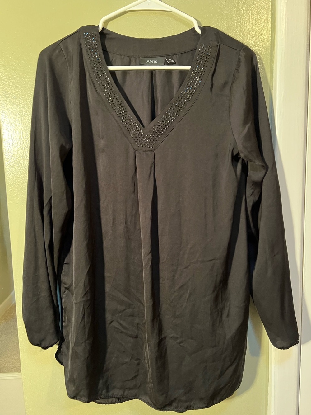 Apt. 9 Women's Size Small Tunic Top Blouse Black V-Neck Rhinestones Beaded Neck - Picture 3 of 12